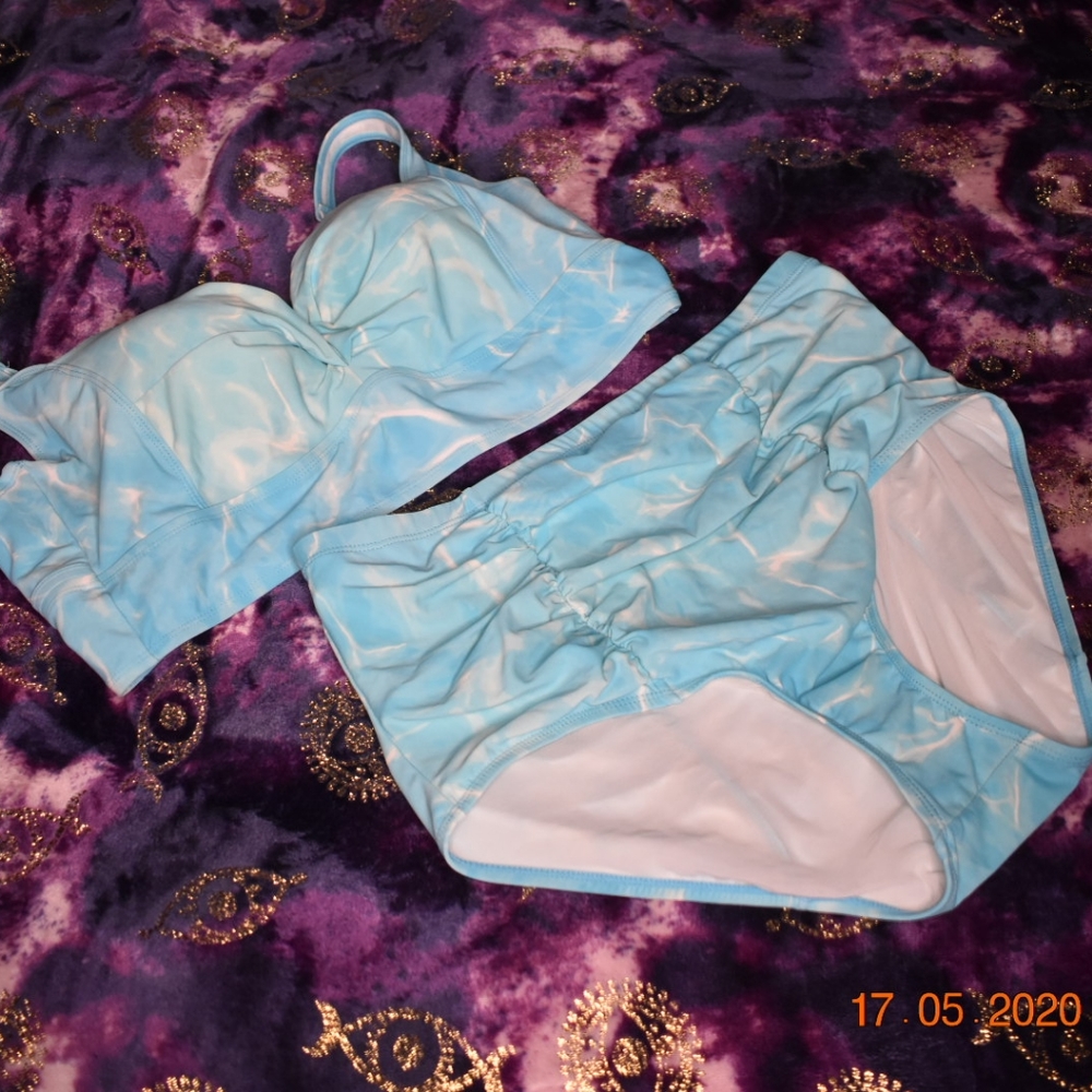 Torrid Cute Two Piece Swimsuit sz 2